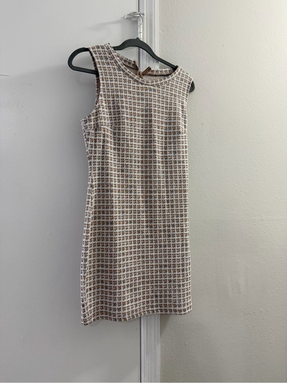 Sleeveless Tweed Sheath Dress in Cream and Brown
